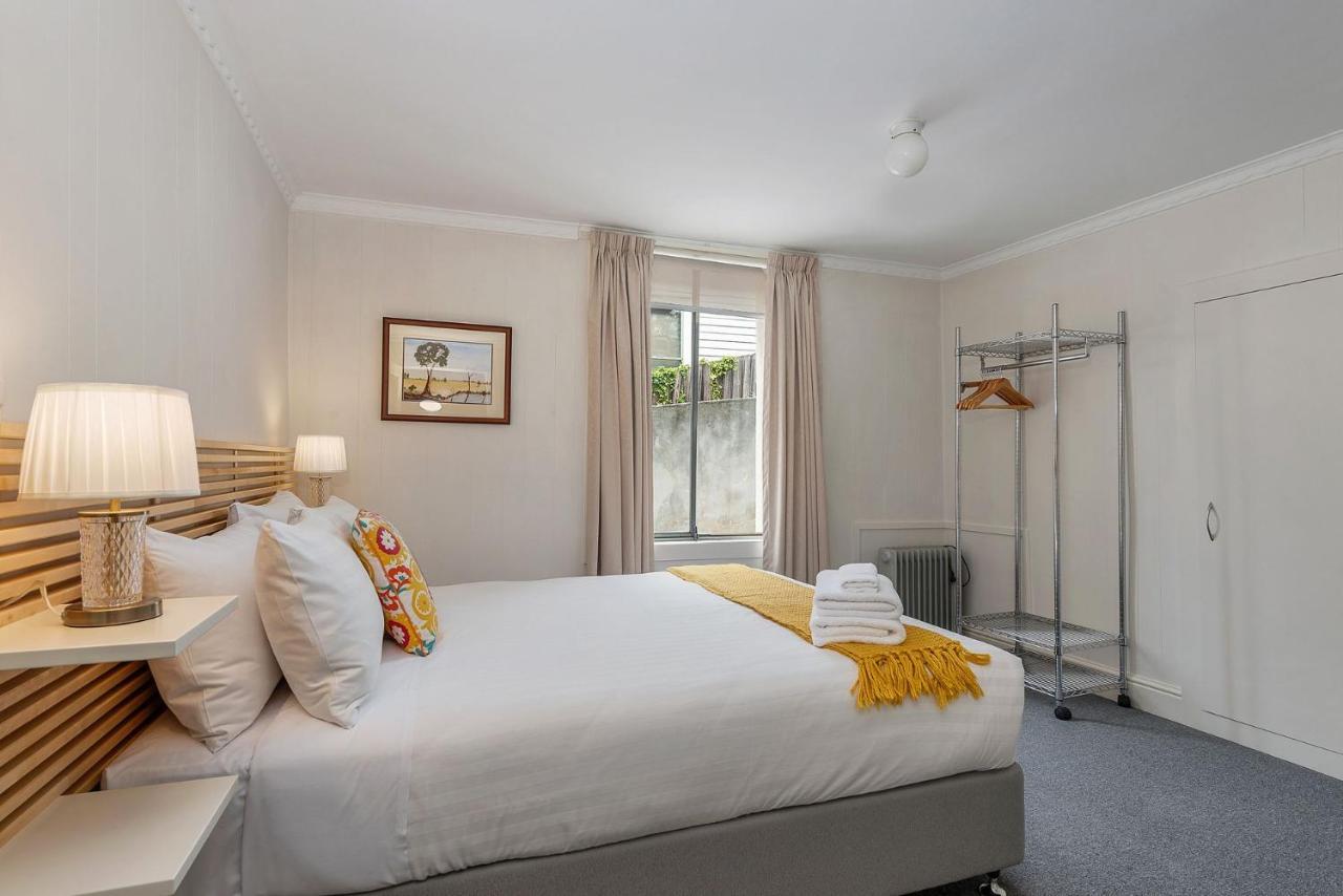 Apartment Sir Tom Inner Living With Off Street Parking