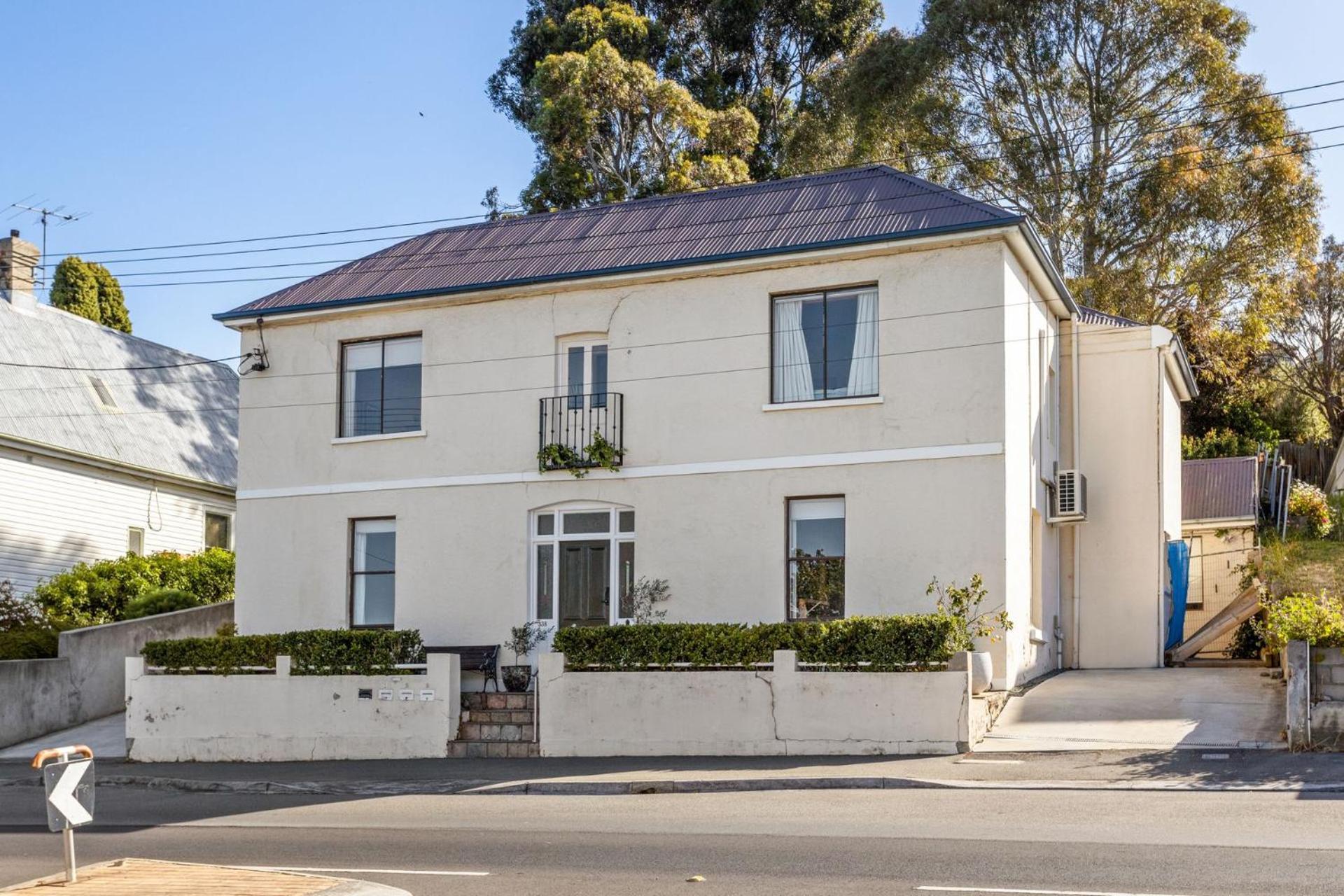 Sir Tom Inner Living With Off Street Parking * Hobart